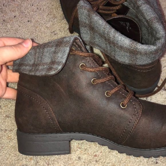 White Mountain Boots - Picture 5 of 6